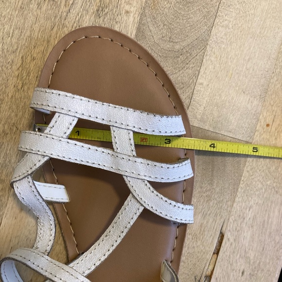 FINAL ClearOut! White Leather Strappy Flat Sandals, NEW - Picture 6 of 6